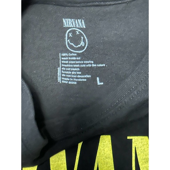 Men’s Large Nirvana Shirt - Picture 2 of 2